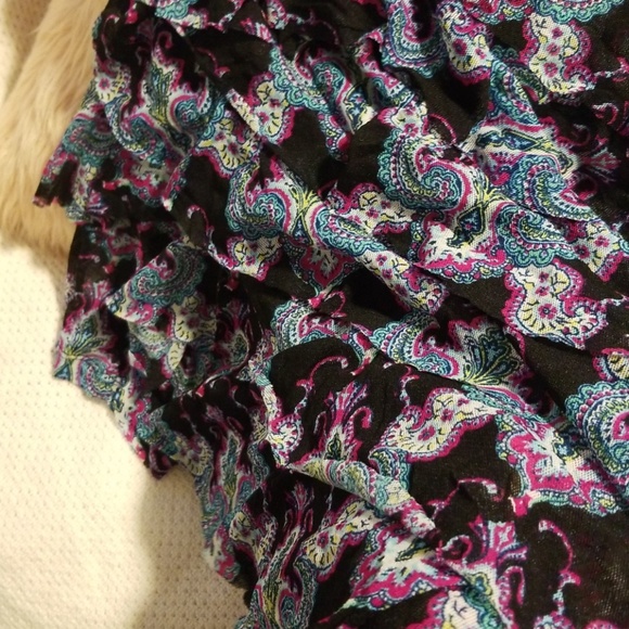 Express Sheer Paisley Ruffled Tank top - Picture 3 of 4